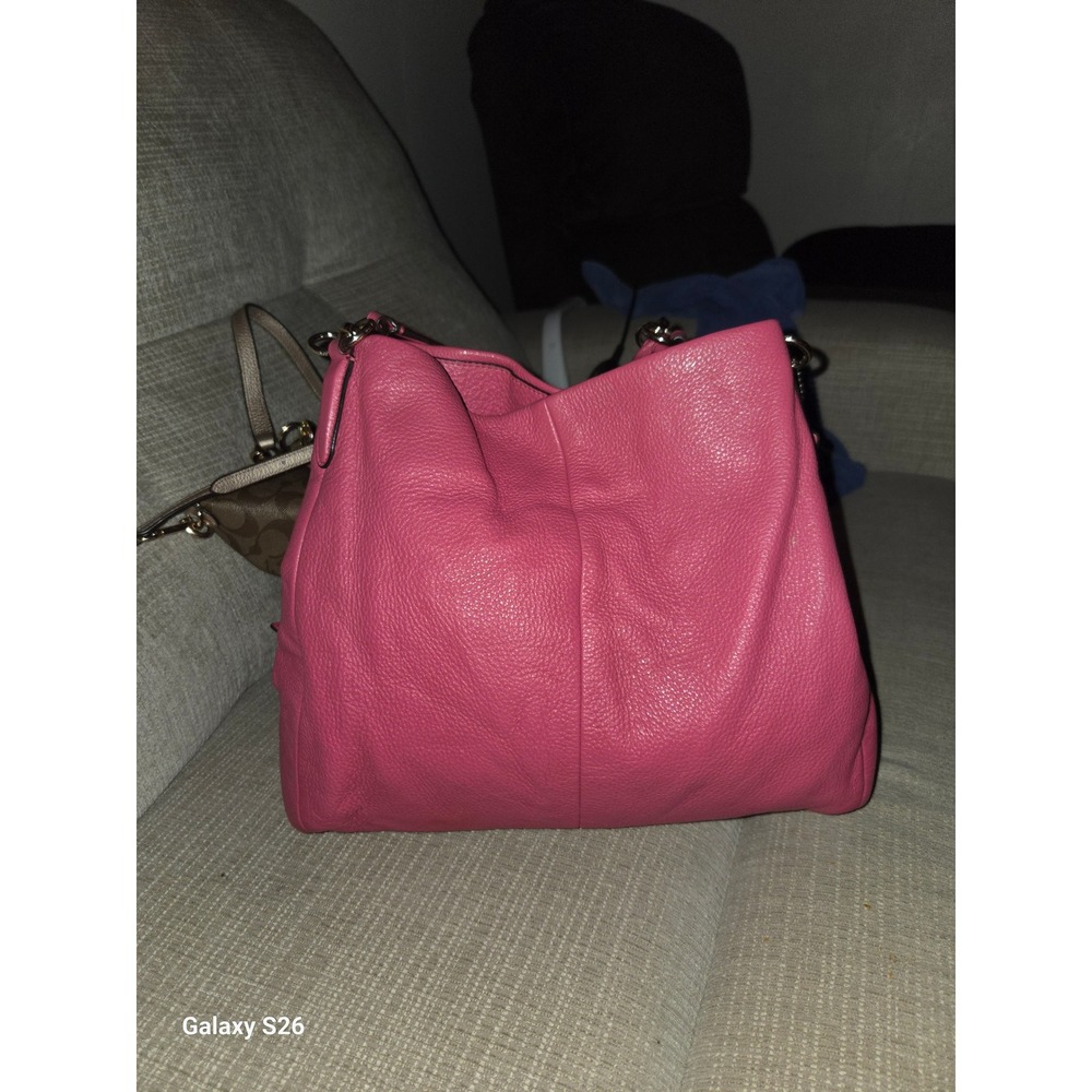 46. Coach Phoebe Shoulder Bag Pink Pebbled Leather Hobo Handbag Gold Hardware